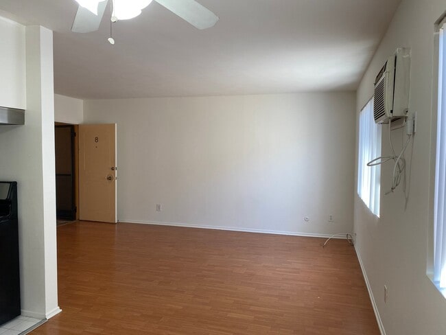 Photo - 5923 Gregory Ave Unidad 8