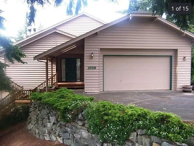 Photo - 1709 Edwards Ct House