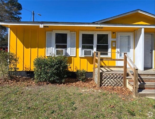 Building Photo - 206 S 5th St Rental