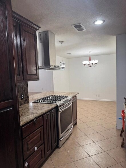 Photo - 403 Crenshaw Dr