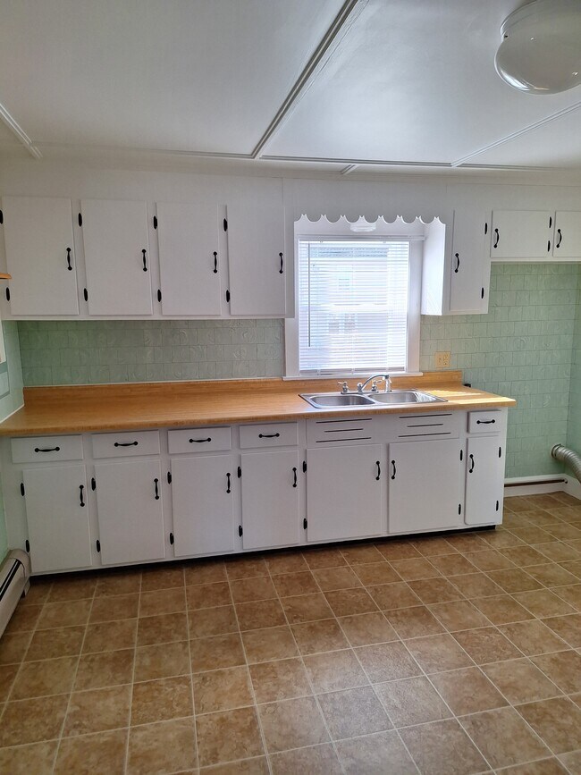 kitchen - 96 Western Ave Unidad 2