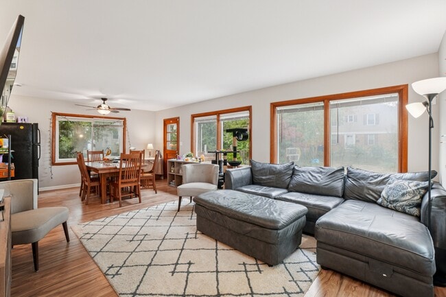 Photo - 5000 Quebec St