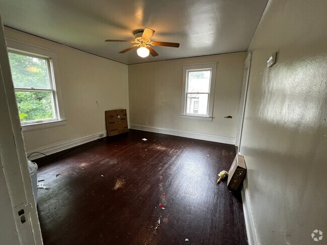 Building Photo - 1550 Lewis St Unit B,  B Rental
