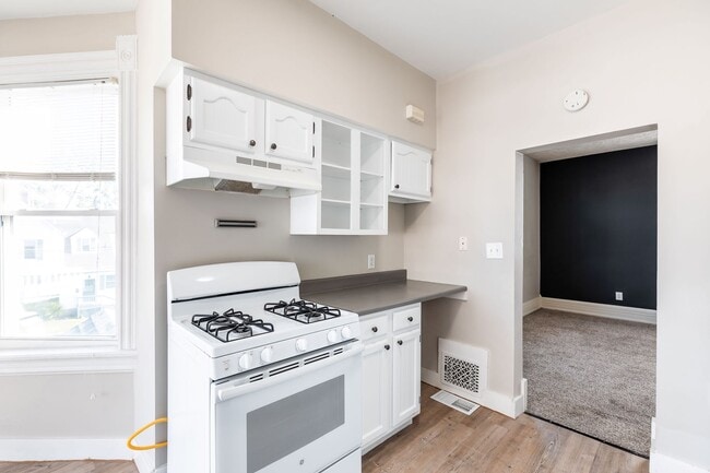 Photo - Hudson Ave. Unit 2