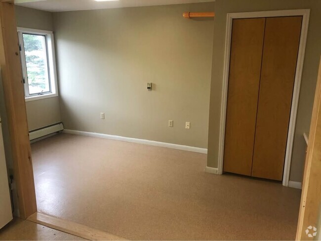 Building Photo - 15 Pleasant St Unit Apt 201