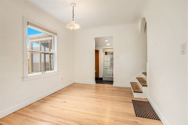 Photo - 2520 Oakdale Dr
