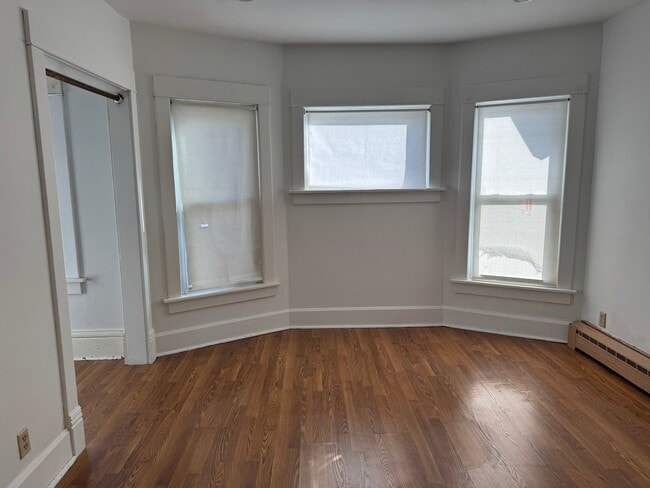 Photo - 10 E Nelson St