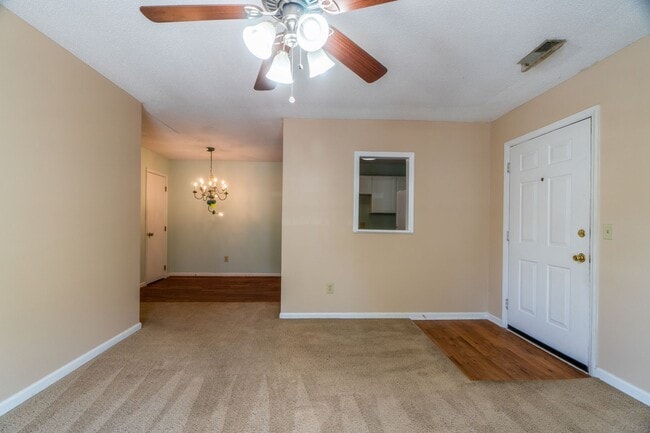 Photo - 5643 Hornaday Rd
