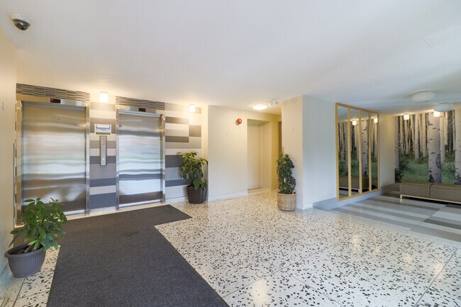 Photo - The Sheridan Manor