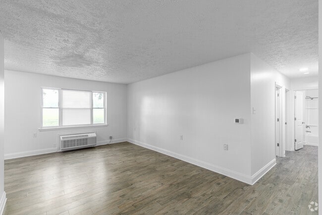 2BR, 1BA - 840SF - Living Room