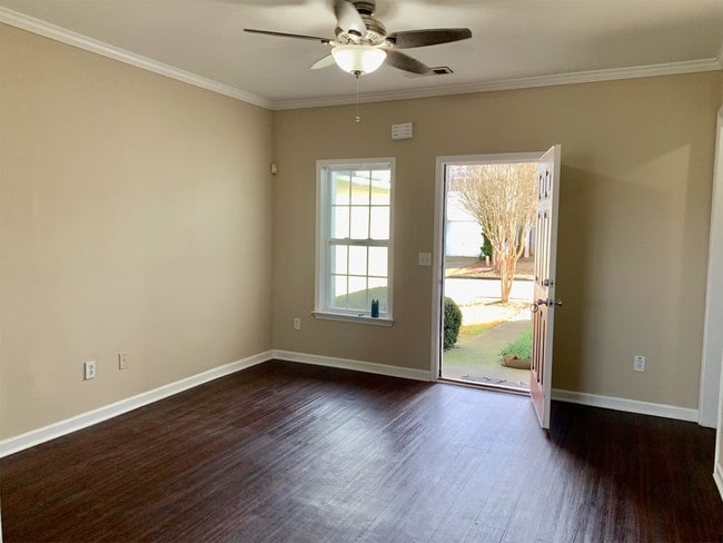 Photo - 4610 Blue Iris Way