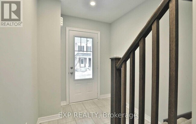 Photo - 32 Rapids Ln