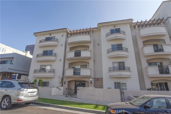 Building Photo - 11848 Kiowa Ave Unit 106 Rental