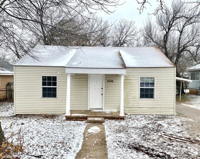 Building Photo - 1406 N Market Ave Rental