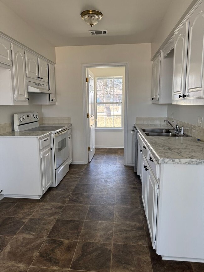 Photo - Charming 3 bedroom,  2 Bathroom