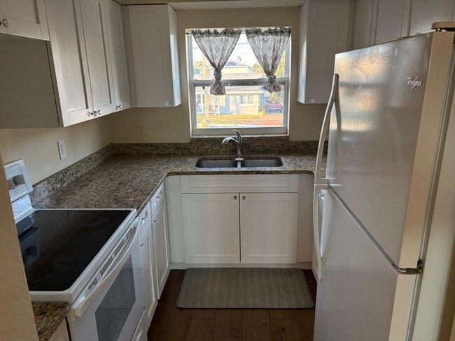 cocina - 35 44th Avenue Unidad Banga  3