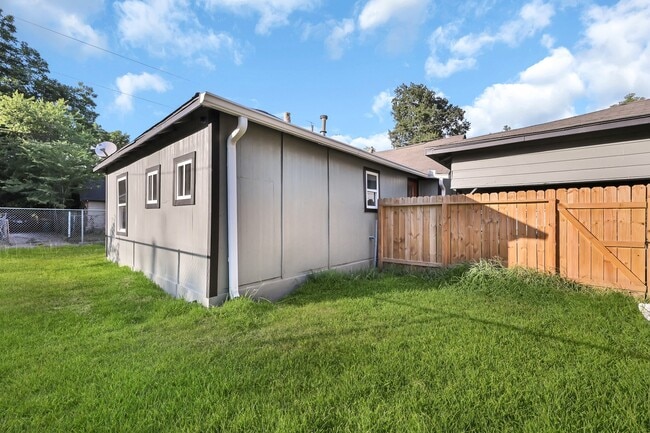 Photo - 601 Booker T Washington St