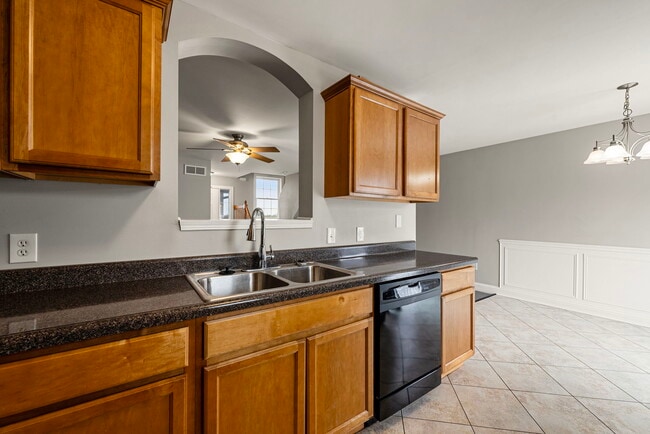 Photo - 412 N Grainger Ln