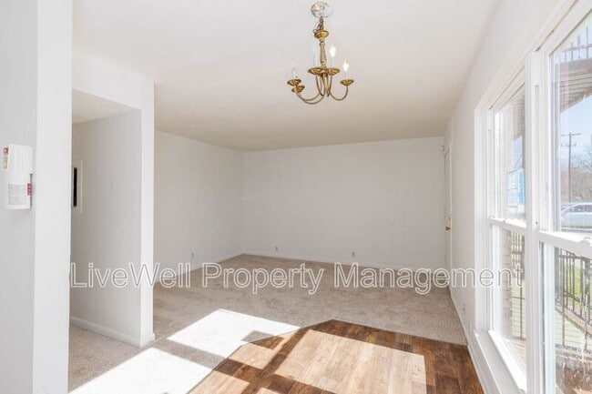 Photo - 1120 Hall St