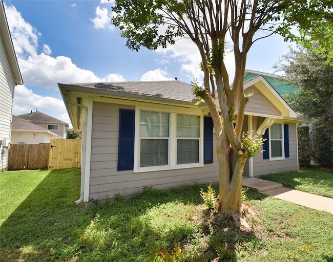 Photo - 6145 Settlers Square Ln