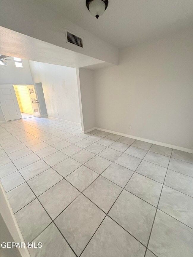 Photo - 1587 Catham Cir
