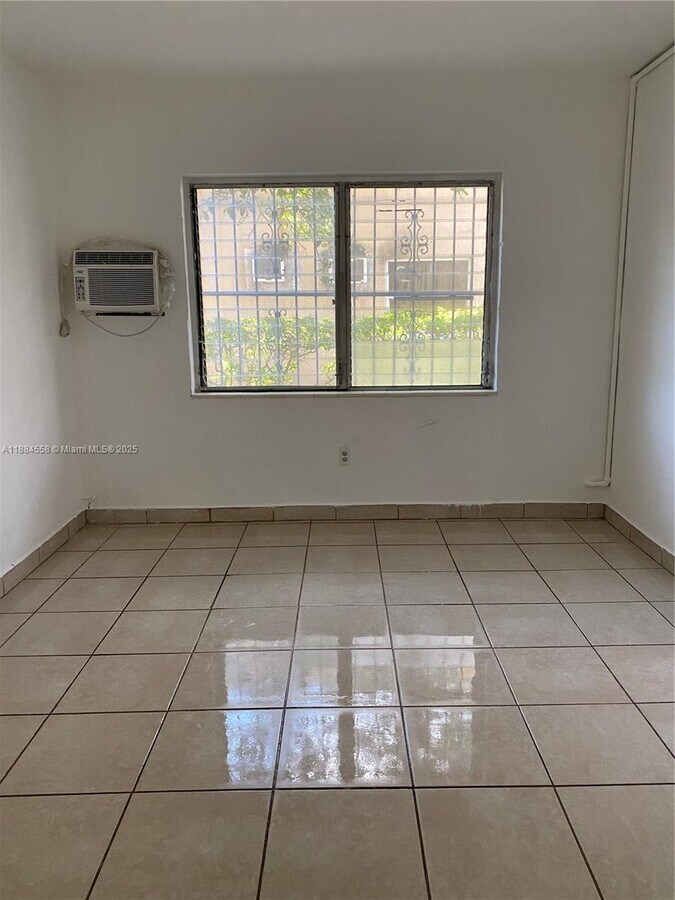 Photo - 100 NW 16th Ave Unit 3