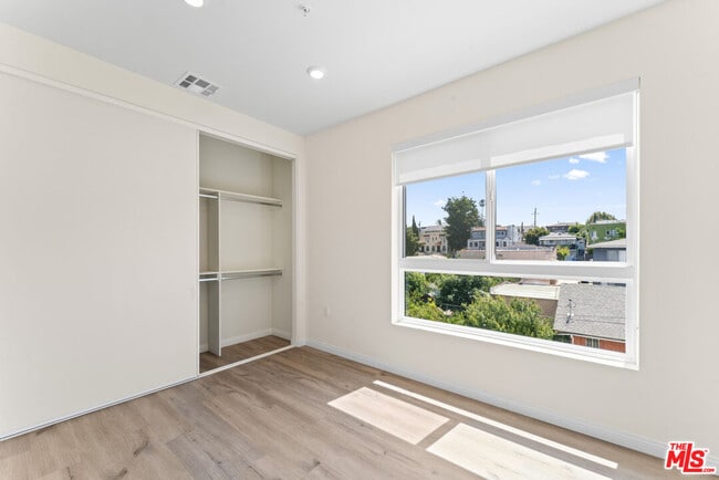 Photo - 3105 Bellevue Ave Unit 505