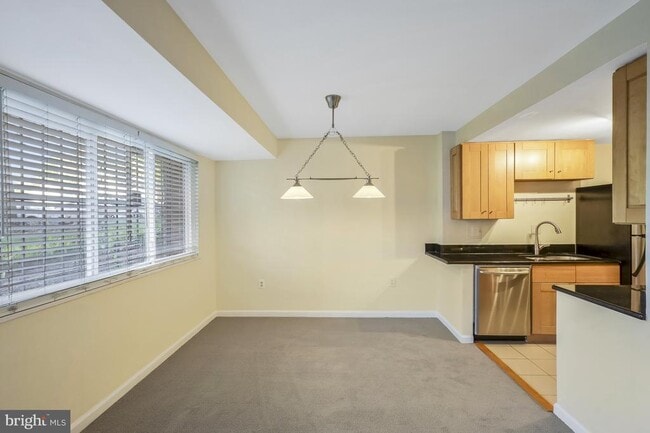 Building Photo - 1830 Columbia Pike Unit G-3