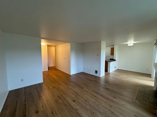 Photo - Sterling Heights Condo - Bellevue Unit E15