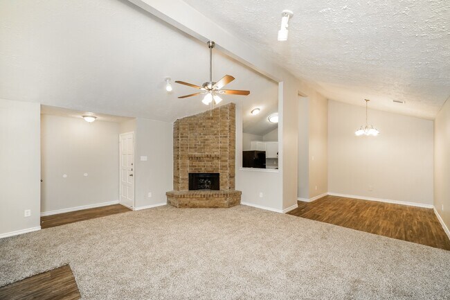 Photo - 19903 Mountain Dale Dr