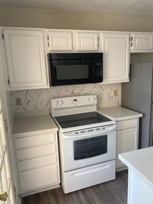 Photo - 2409 Leon St