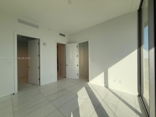 Photo - 175 SE 25th Rd Unit 903