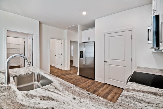 Photo - 361 Turnberry Ct