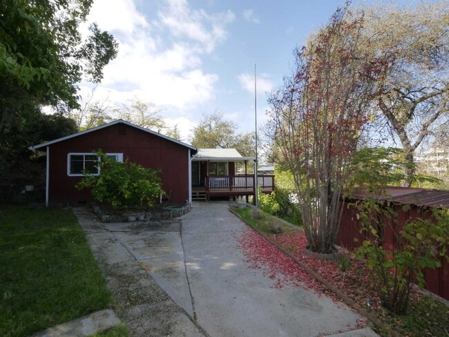 Building Photo - 8267 Old School Way