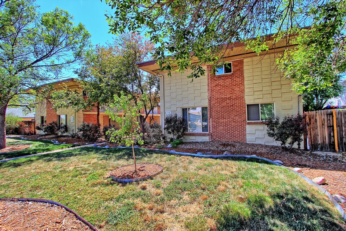 Photo - 1109 Akron St