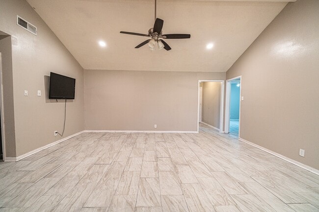 Photo - 7406 Baneway Dr