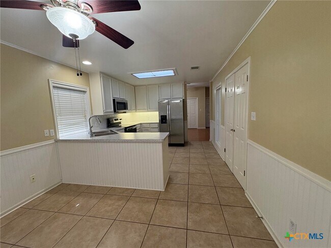 Photo - 304 Ashland Creek