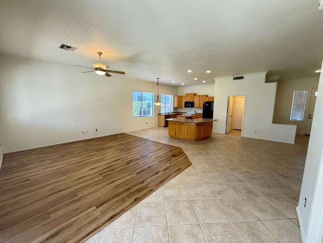 Photo - 885 W Aloe Pl