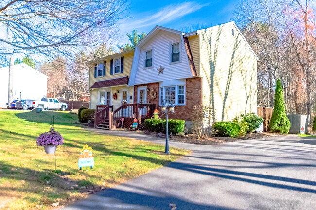 Photo - 87 Scobie Pond Rd Townhome