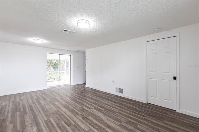 Photo - 3081 Englewood Rd