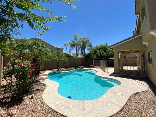 Building Photo - 4909 E Colonial Dr Rental