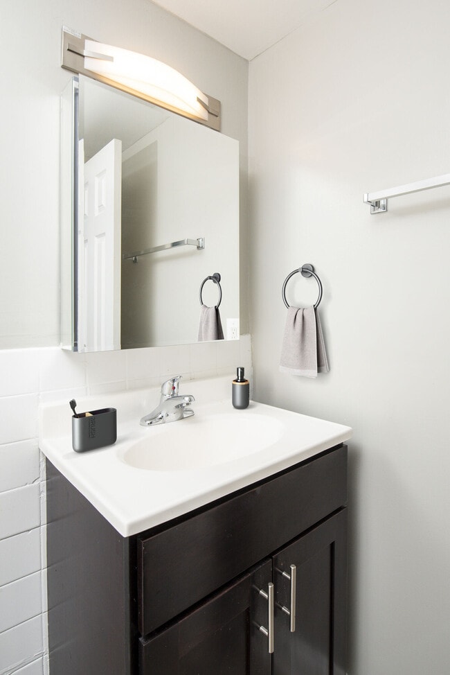 Photo - Metro Pointe