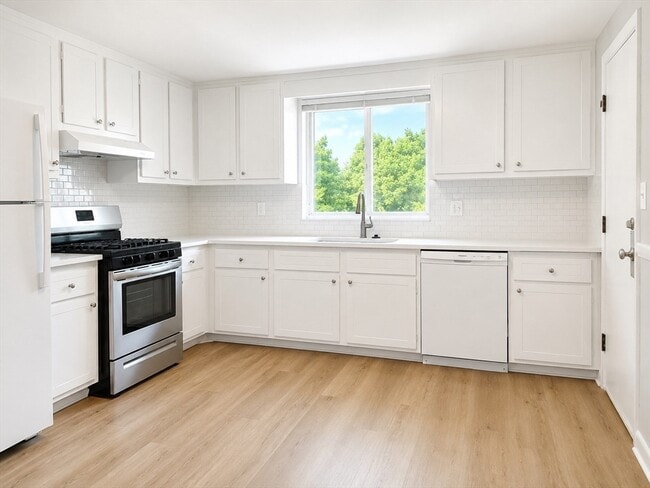 Building Photo - 55 South St Unit 3