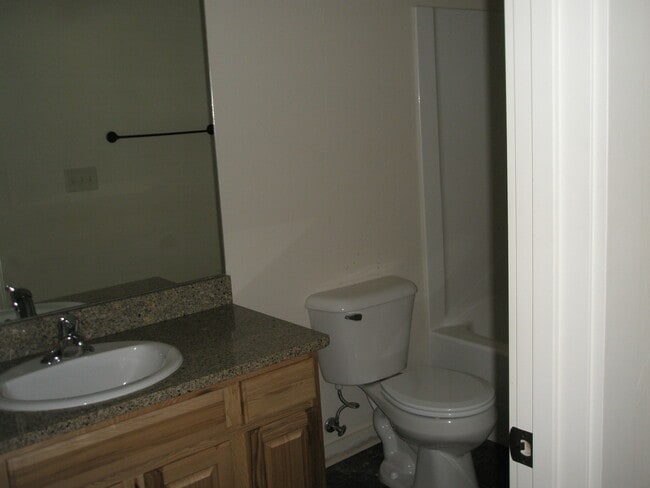 Photo - 3 Bedroom, 2.5 Bathroom Townhouse with Fireplace