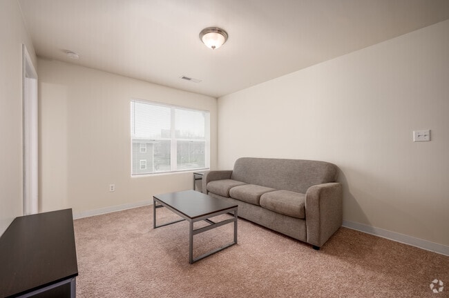 2BR, 2BA - 715SF - Living Room
