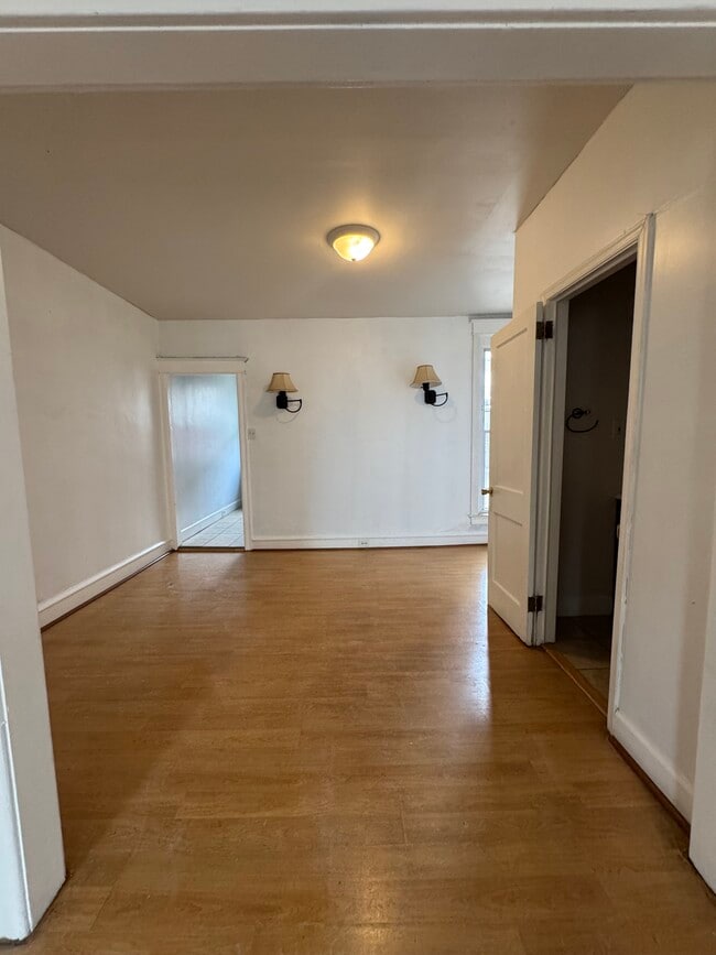 Photo - 1939 Plymouth St