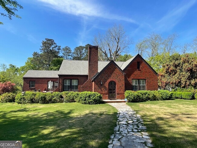 Building Photo - 329 Country Club Rd Rental