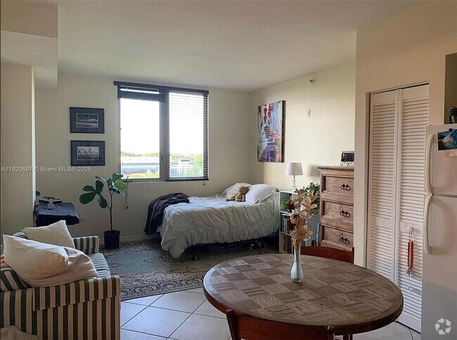 Building Photo - 2630 SW 28th St Unit 49 Rental