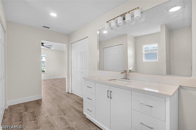Building Photo - 1284 Rainbow Ct