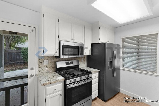 Photo - 2275 La Mesa Ct